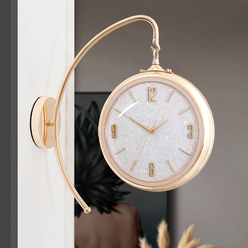 Luxury Lifestyle Aesthetics - Horloges murales de luxe nordiques, design