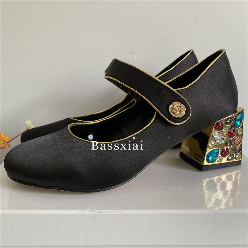 Escarpins à talons hauts carré - Luxury Lifestyle avis et prix